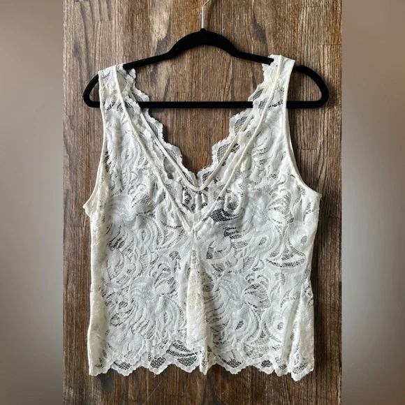 Lace tank top - Picture 2 of 3